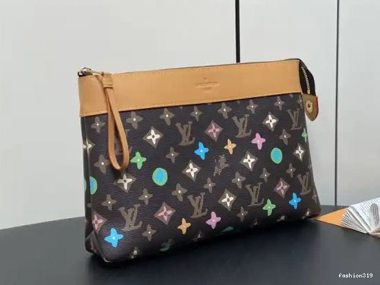 VOYAGE POCHETTE VUITTON SOUPLE-32*21*8CM LOUIS 0504